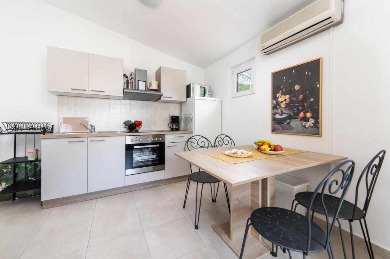 Apartments Divna Baska Voda Ngoại thất bức ảnh