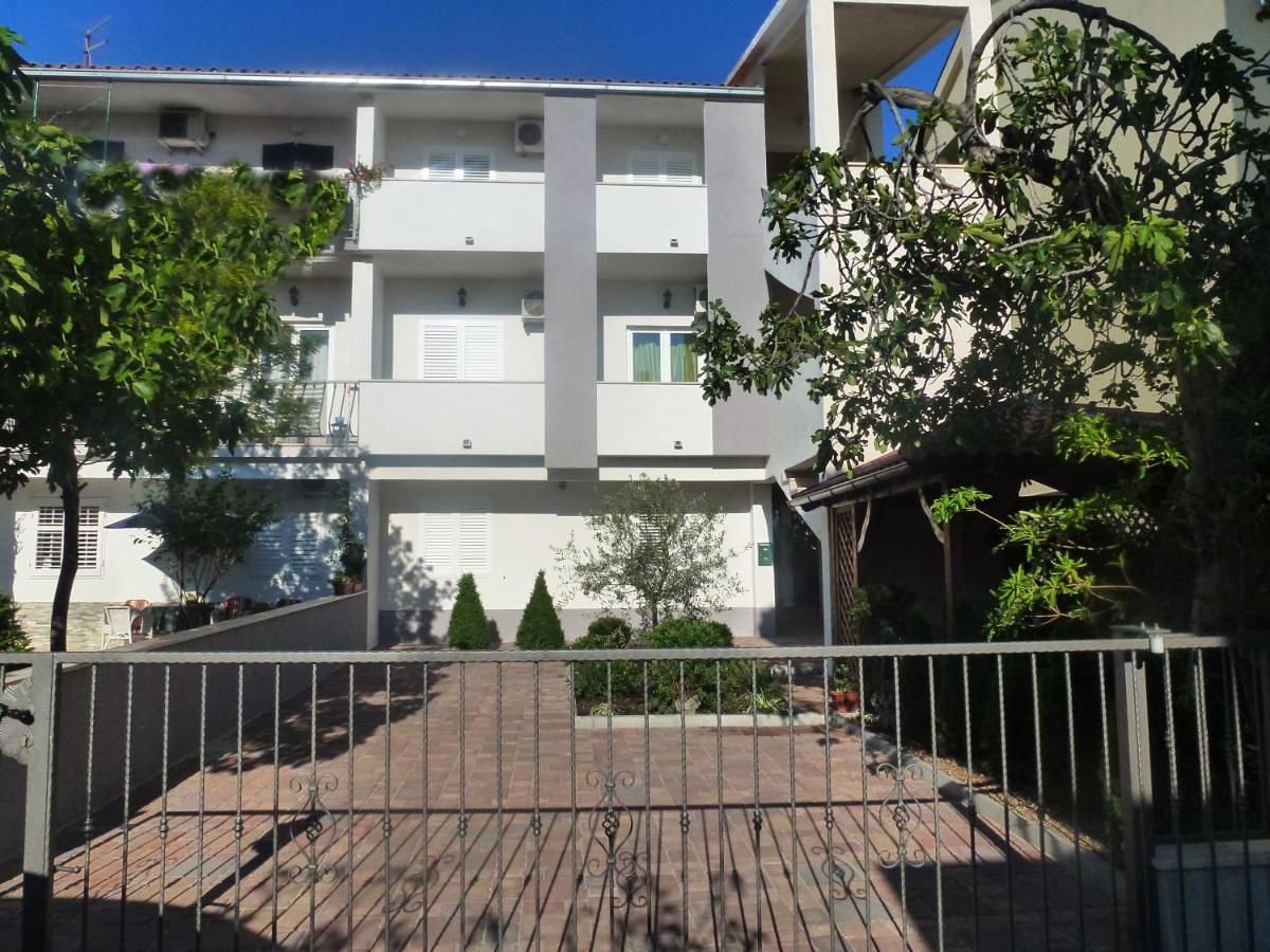 Apartments Divna Baska Voda Ngoại thất bức ảnh